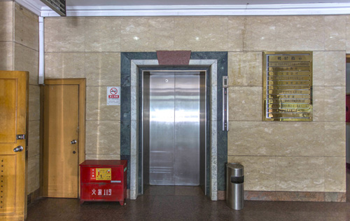 青东商务区电梯